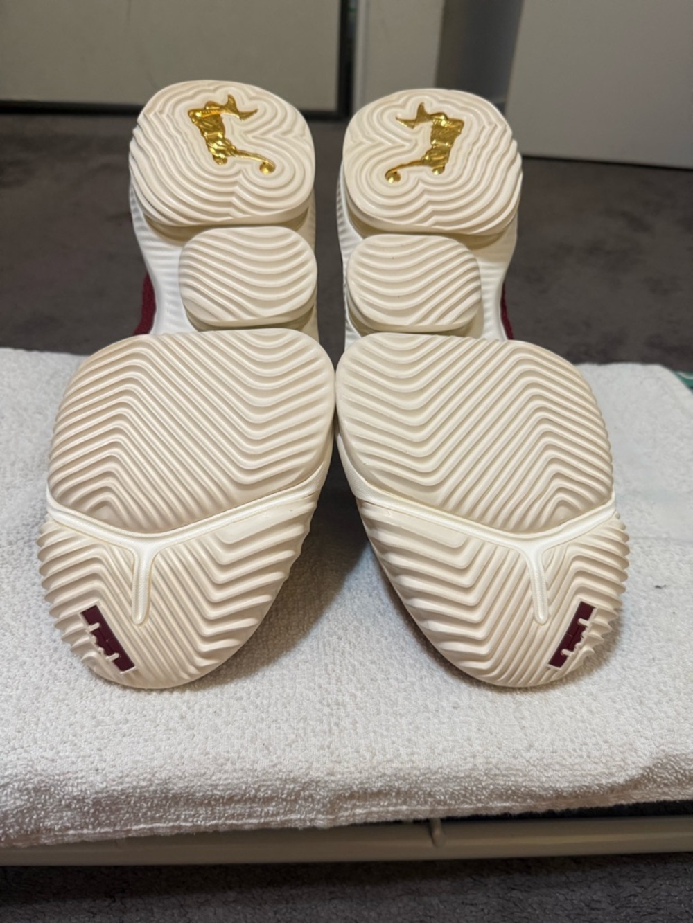 Nike LeBron 16 King. Preowned Size 12. Never Worn. - Picture 7 of 8